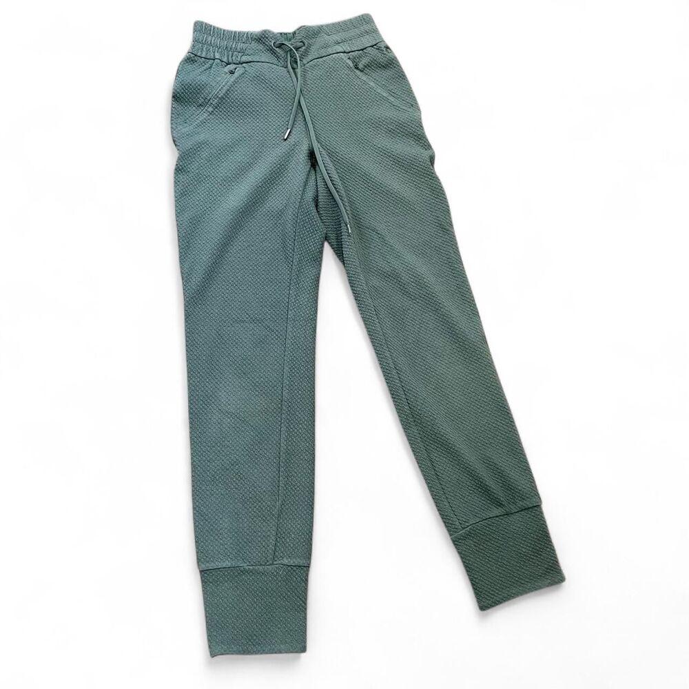 Athleisure 7 Diamonds Restoration Slim Fit Jogger Pants